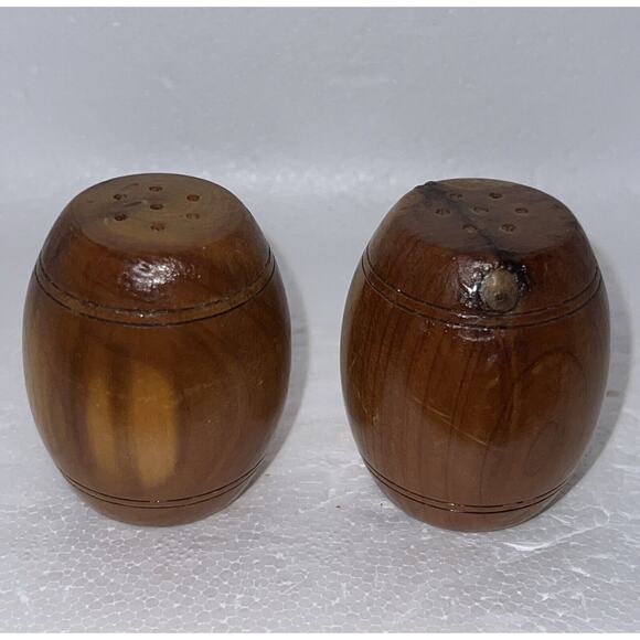 Vintage 2 Tone Wooden Barrel Salt And Pepper Shakers Collectible 2 1/8” - Picture 3 of 6